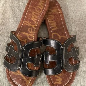 Sam Edelman Black Bay cutout slides size 9